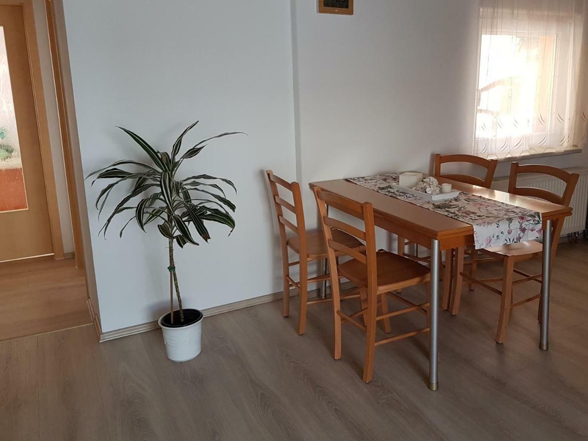 Ferienwohnung Hahn Нойцелле Екстер'єр фото
